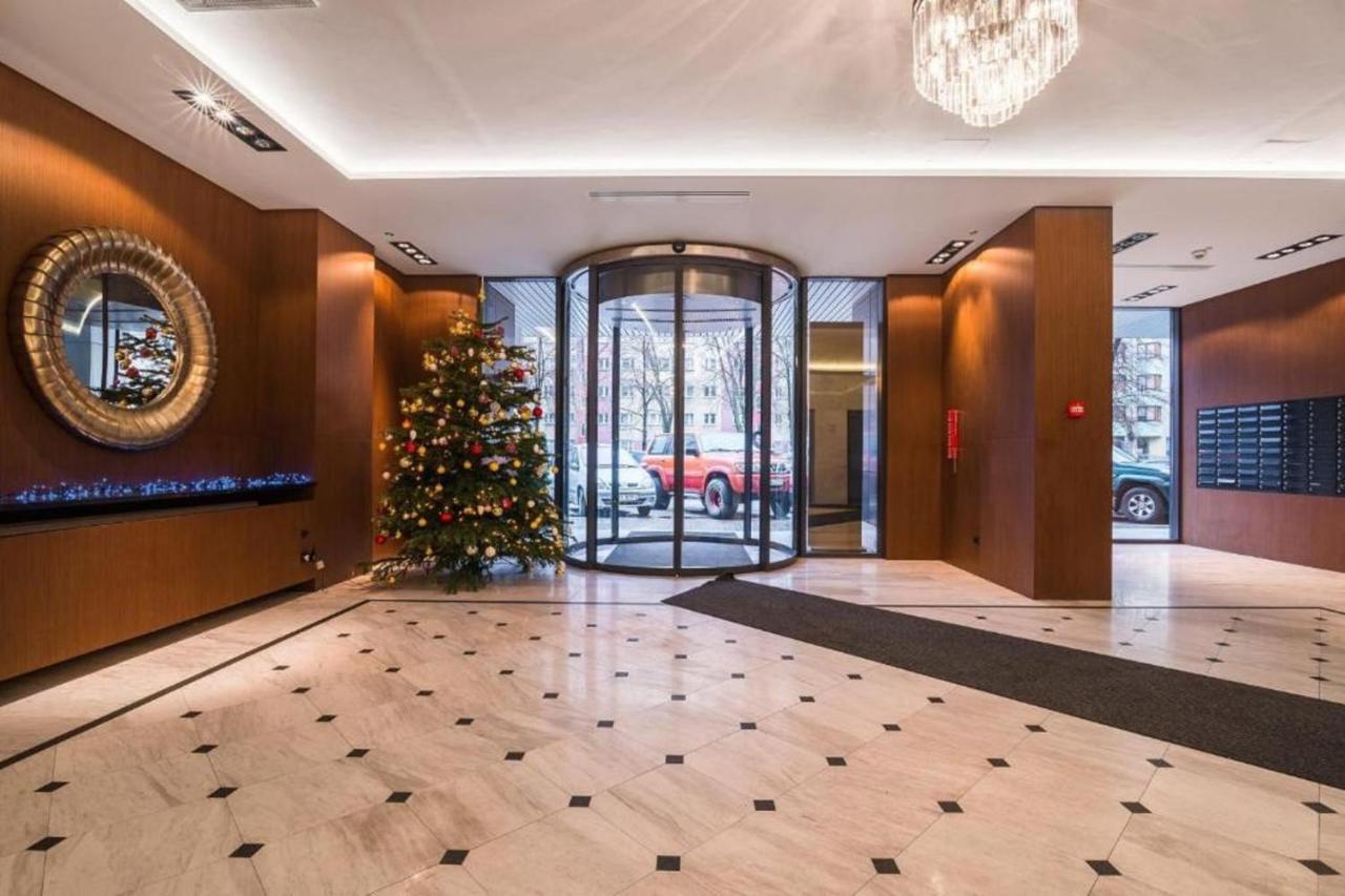 وارسو Modern Apartment With Pool Near Golden Terraces المظهر الخارجي الصورة